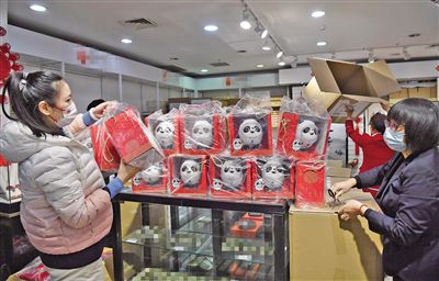 国产精品人人爱一区二区白浆